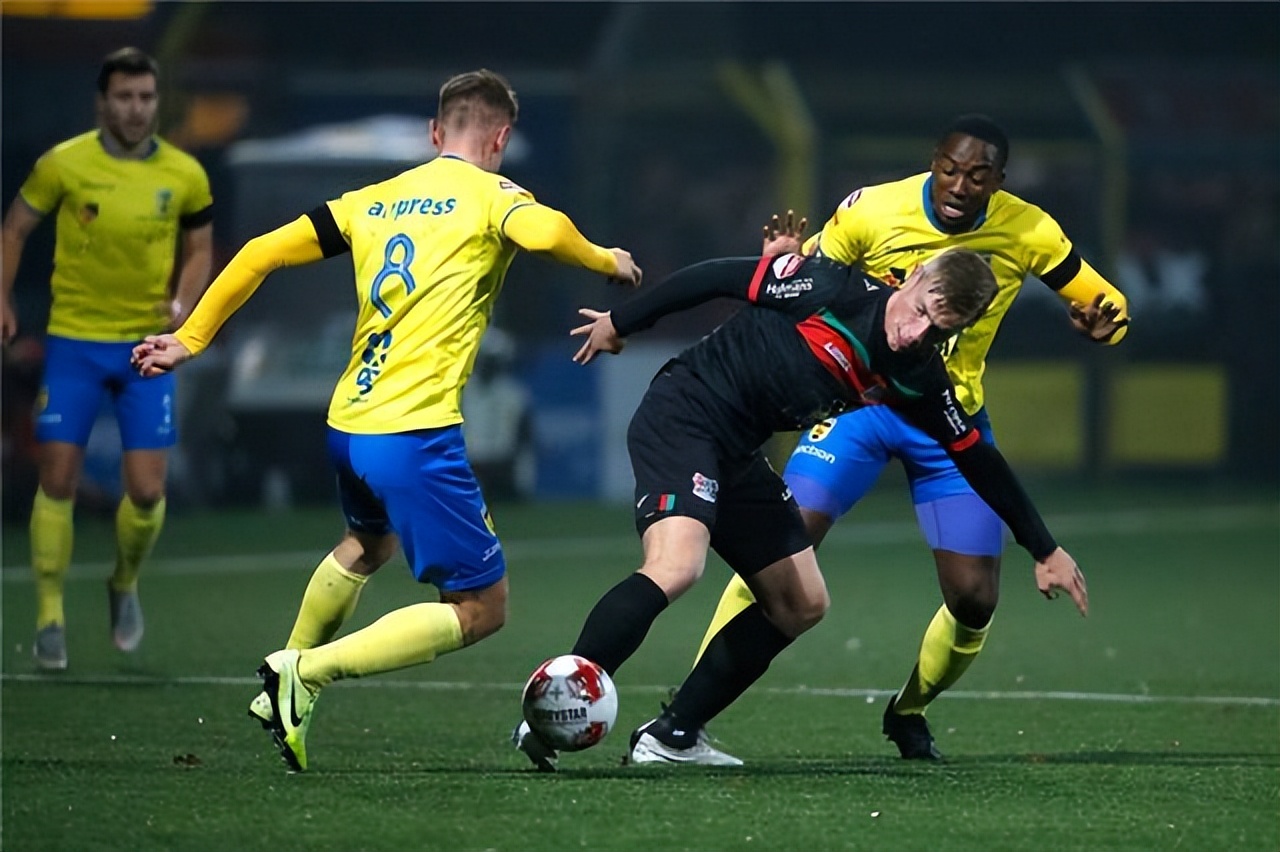 关于那不勒斯围绕NBA季后赛战术微调集结日利物浦状态回暖——荷甲节点到来，现场解说直呼：窗口期尤文图斯调整名单以备NBA季后赛的信息