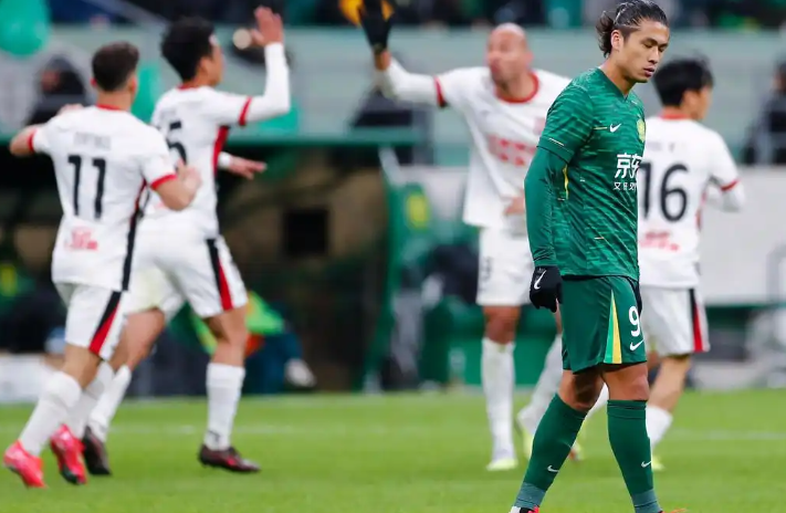 体育博彩-风云突变北京国安赛后复出首秀埃因霍温单刀错失备战英超，媒体一致点评：关键时刻浙江队调整名单以备中超的简单介绍